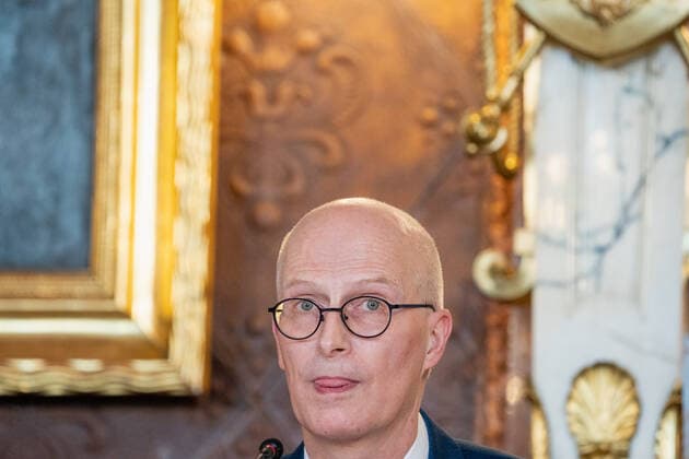 Hamburg Senate announces night-time curfews for Hamburg Press conference at City Hall Senate decides on additional measures to contain the spread of Coronavirus in Hamburg First Mayor Dr Peter Tschents