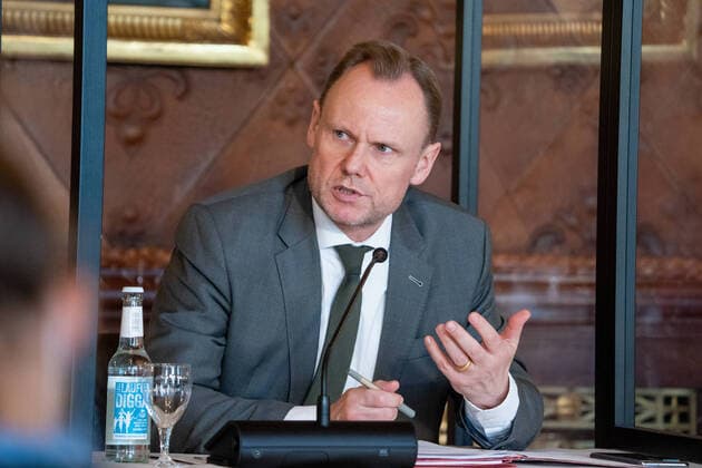 Hamburg Senate announces night-time curfews for Hamburg Press conference at City Hall Senate decides on additional measures to contain the spread of coronavirus in Hamburg Interior Senator Andy Grote Hamburg Senate announces night-time curfews for