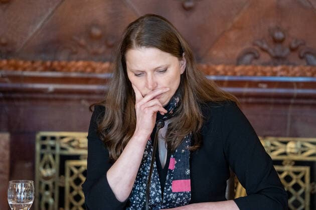 Hamburg Senate announces night-time curfews for Hamburg Press conference at City Hall Senate decides on additional measures to curb the spread of coronavirus in Hamburg Social and Health Senator M