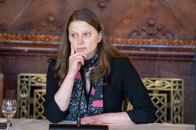 Hamburg Senate announces night-time curfews for Hamburg Press conference at City Hall Senate decides on additional measures to curb the spread of coronavirus in Hamburg Social and Health Senator M