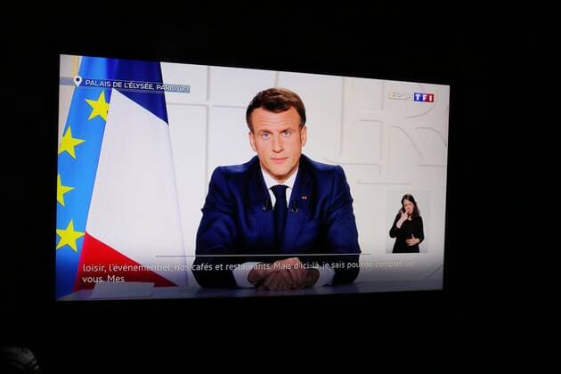 Coronavirus und Frankreich, Emmanuel Macron TV-Ansprache Captures d ecran du President de la Republique Emmanuel Macron sur TF1 qui a annonce un nouveau confinement national pour quatre semaines NEWS: Emmanuel Macron sur TF1 - Paris - 31 03 2021 JonathanRebboah Panoramic  PESRK24022012