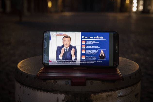 Coronavirus und Frankreich, Emmanuel Macron TV-Ansprache photos d illustration dans les Rues de la ville de Strasbourg Emmanuel Macron s est adresse directement aux Francais ce mercredi 31 mars lors d une allocution televisee. Emmanuel Macron spoke directly to the French people on Wednesday 31 March in a televised address. NEWS: Emmanuel Macron sur TF1 - Strasbourg - 31 03 2021 ElyxandroCEGARRA PANORAMIC 
