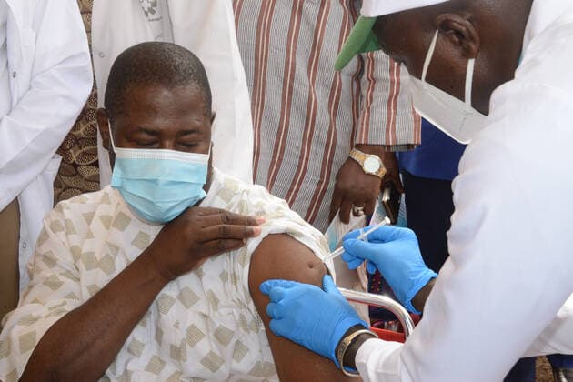 (210331) -- BAMAKO, March 31, 2021 -- A man receives the COVID-19 vaccine in Bamako, Mali, on March 31, 2021. Malian Minister of Health and Social Development Fanta Siby received Wednesday her first dose of COVID-19 vaccine, which symbolized the official kickoff of Mali s COVID-19 vaccination campaign. During this first phase of the vaccination campaign, according to the minister, a total of 21,406 health workers will be vaccinated in Bamako, epicenter of the pandemic in this West African country. (Photo by Xinhua) MALI-BAMAKO-COVID-19-VACCINATION HabibxKouyate