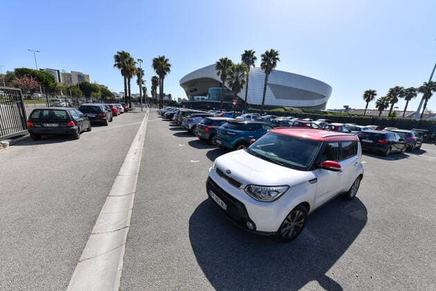 Mass vaccination at the Palais Nikaia, Performance & Event Venue in Nice, France. COVID-19 in France: Vaccination in Nice. 266583 2021-04-01 _sans_perso  Copyright: xL.Urmanx xStarfacex STAR_266583_020