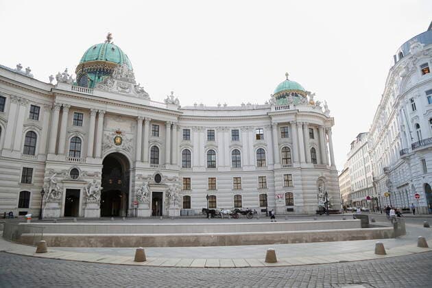 Vienna Corona Crisis Easter Rest 4 Hard Lockdown First Day Vienna, 1 4 2021 Corona Pandemic, Corona, Corona Virus, CoV 2, Covid 19, Sars, Virus, Virus Infection, Pandemic, Corona CrisisCrisis, Viral Disease, Coronavirus, SARS CoV 2 Michaelerplatz Hofburg Vienna Austria AVN101002471123