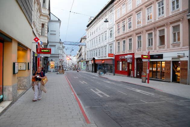 Vienna corona crisis easter calm 4 hard lockdown first day Vienna, 1 4 2021 corona pandemic, corona, corona virus, CoV 2, Covid 19, Sars, virus, virus infection, pandemic, corona crisis, viral disease, coronavirus, SARS CoV 2 Neubaugasse deserted, low traffic, empty streets, no cars, no traffic, road traffic Vienna Austria AVN101002471277