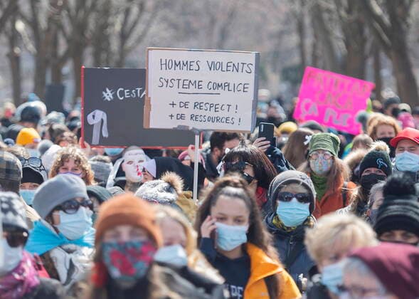 April 2, 2021, Montreal, PQ, Canada: People take part in a demonstration to highlight violence against women in Montreal, Friday, April 2, 2021. Montreal Canada  - ZUMAc35_ 20210402_zaf_c35_044 Copyright: xGrahamxHughesx