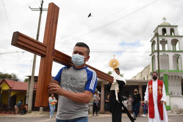 April 2, 2021, Tuzamapan, Veracruz, Mo xico: A man shows his crucifixion tattoo during the celebration of a Stations of the Cross in Tuzamapan, Veracruz Tuzamapan MÃ xico - ZUMAqp1_ 20210402_zip_qp1_009 Copyright: xHectorxAdolfoxQuintanarxPerezx