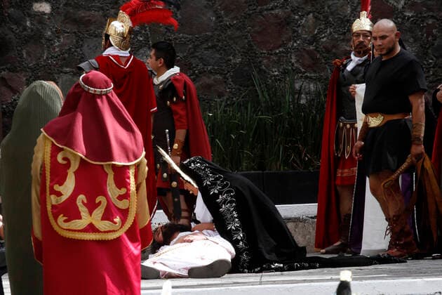 178th Representation Of Passion of Christ As Part Of Holy Week Celebrations MEXICO CITY, MEXICO - APRIL 2: Catholic faithful, recreate the Via Crucis during Good Friday as part of Holy Week, during the 178th representation of the Passion of Christ in the Iztapalapa municipality. Latin America s most famous re-enactment of the crucifixion of Christ was closed to the public and transmitted live so people could watch at home, for a second consecutive year to prevent more infections by the new Covid-19. On April 2, 2021 in Mexico City, Mexico. Copyright: xLuisxBarronx EYEPIXGROUP_LB_02042021_5745