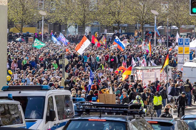 Lateral thinkers and other opponents of the pandemic restrictions have demonstrated in Stuttgart without distance and mostly without protective masks At least four demos with 2500 participants were registered, but far more came Here at Marienplatz 03 04 2021 Europe, DEU, Germany, Baden Württemberg, Stuttgart