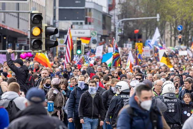 Lateral thinkers and other opponents of the pandemic restrictions have demonstrated in Stuttgart without distance and mostly without protective masks At least four demos with 2500 participants were registered, but far more came Here the procession of demonstrators through the city center via the B10 B14 to the of