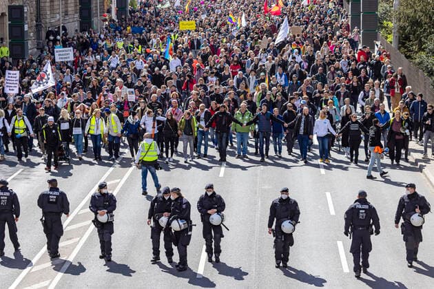Lateral thinkers and other opponents of the pandemic restrictions have demonstrated in Stuttgart without distance and mostly without protective masks At least four demos with 2500 participants were registered, but far more came Here the procession of demonstrators through the city center via the B10 B14 to the of