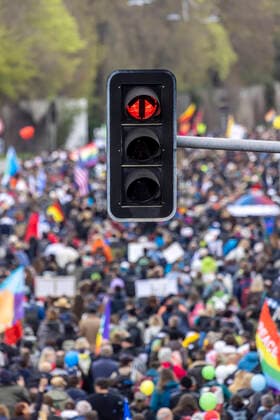 Lateral thinkers and other opponents of the pandemic restrictions have demonstrated in Stuttgart without distance and mostly without protective masks At least four demos with 2500 participants were registered, but far more came Here the procession of demonstrators through the city center via the B10 B14 to the of