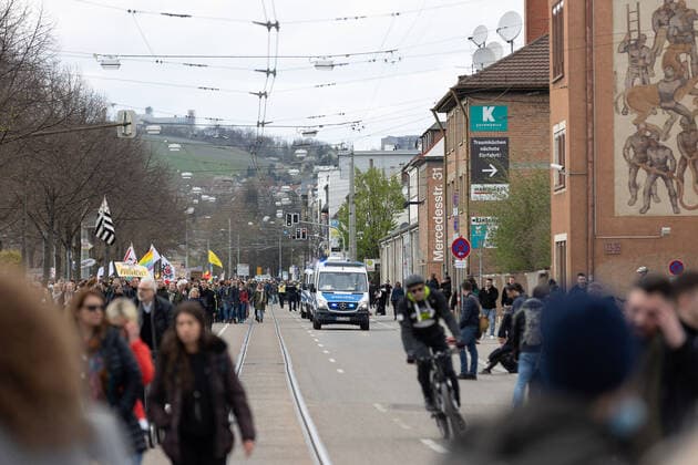 Stuttgart Querdenken 711 demo at Cannstatter Wasen, Stuttgart, 03 04 2021, Querdenken 711 demo at Cannstatter Wasen, Stuttgart Bad Cannstatt, demonstrators with placards, 03 04 2021, Copyright: xEIBENR DROFITSCHx EP_ddh
