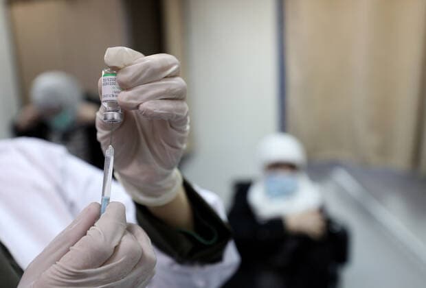 (210404) -- NABLUS, April 4, 2021 -- A health worker prepares a dose of Sinopharm COVID-19 vaccine during a vaccination campaign in the West Bank city of Nablus, April 4, 2021. China on March 29 handed over a batch of donated Sinopharm COVID-19 vaccines to Palestine to support its nationwide fight against the pandemic. (Photo by Xinhua) MIDEAST-NABLUS-SINOPHARM-COVID-19-VACCINATION AymanxNobani 