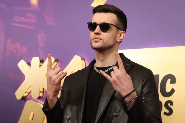 MOSCOW REGION, RUSSIA - APRIL 4, 2021: Singer Oleg Ternovoi poses for a photo before the 2021 Zhara Music Awards ceremony at the Crocus City Hall. Vyacheslav Prokofyev TASS  TS0FB869