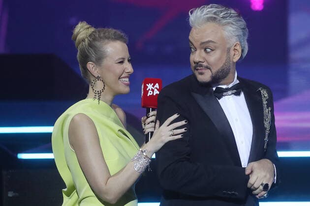 MOSCOW REGION, RUSSIA - APRIL 4, 2021: TV host Ksenia Sobchak and singer Filipp Kirkorov host the 2021 Zhara Music Awards ceremony at the Crocus City Hall. Vyacheslav Prokofyev TASS  TS0FB902