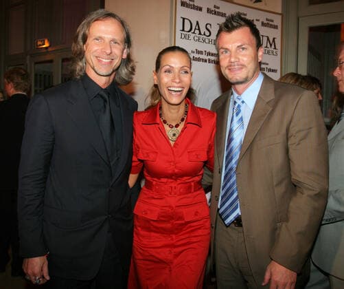 Film Das Parfum 07.09.2006 Medienmanager Fred Kogel + Yasmina Filali + Mann Thomas Helmer, Fussballer, Moderator, in der Residenz, Residenzstrasse, Muenchen, bei der Party nach der Weltpremiere des Films - Das Parfum - 07.09.2006 - *** Film Das Parfum 07 09 2006 Media manager Fred Kogel Yasmina Filali husband Thomas Helmer, footballer, presenter, in the Residenz, Residenzstrasse, Munich, at the party after the world premiere of the film Das Parfum 07 09 2006
