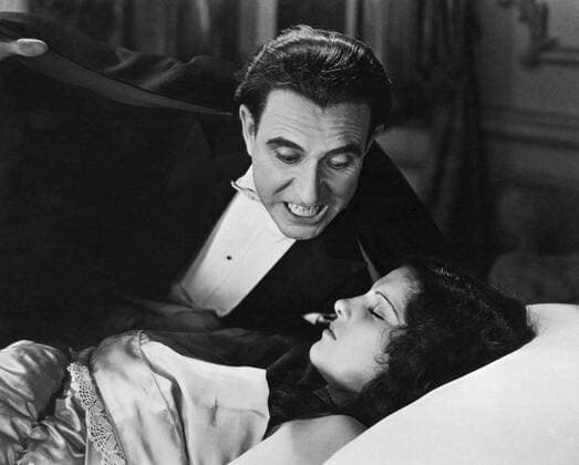 Carlos Villarias, Lupita Tovar, on-set of the Spanish-Language Film, Dracula , 1931  Copyright: xJTxVintagex xGlasshousexImagesx jtv005618