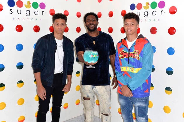 Derrick Henry and JNA at the pre dinner of virtual concert of JNA at Sugar Factory Los Angeles, 05 04 2021 Foto:xD.xStarbuckx xFuturexImage