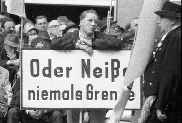 Expellees rally against SPD FDP coalition 1970 DEU, Germany, Bonn An expellees rally in Bonn on May 30, 1970, with the NPD, Aktion W and Franz Josef Strauß vehemently opposed the SPD FDP coalition s policy of rapprochem