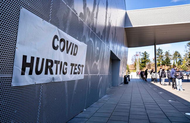 Long cow at Falck s lightning test, fast test center in Gigantium in Aalborg OEst, Tuesday 6 April 2021, Aalborg Jylland  Copyright: HenningxBagger HenningxBaggerx COP109 spdk20210406-161310-L