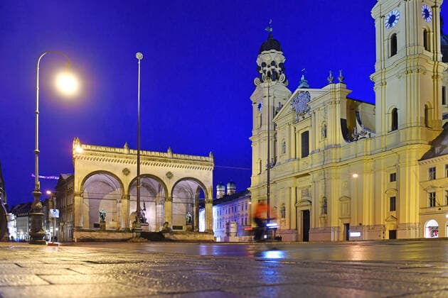 Theme image Is the bridge lockdown coming to break the third wave Deserted Odeonsplatz in Munich with Feldherrnhalle and Theatiner church on 06 04 2021 Night curfew,curfew,night shot,