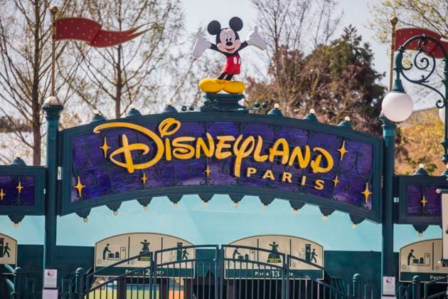 Chessy, France April 7, 2021 - Entrance of Disneyland Paris theme park which remains closed since October 2020 because of the COVID-19 outbreak. This closure is costly for the park, but also for the surrounding area, whose economy depends largely on tourism generated by Disney NEWS, DISNEY, DISNEYLAND PARIS, EURO DISNEY, ILLUSTRATION, ENTREE, LOGO, VIDE, GENERIQUE, CRISE ECONOMIQUE, MULTINATIONALE AMERICAINE, PARC D ATTRACTIONS, BUSINESS, FERMETURE, FERMER, REOUVERTURE, COVID19, CORONAVIRUS, CRISE SANITAIRE, TOURISME, SITE TOURISTIQUE, WALT DISNEY, MICKEY MOUSE, EMPLOI, CHOMAGE, CARTOON, DESSIN ANIME, ART CULTURE SPECTACLE, DIVERTISSEMENT, LOISIRS, A L ARRET, ENTREE PRINCIPALE, VIDE  Copyright: xVincentxIsorex