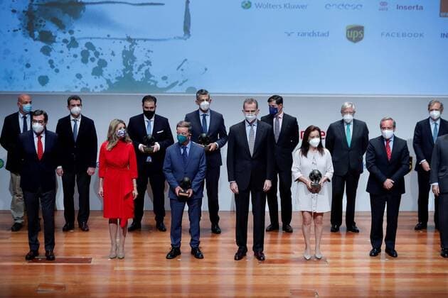 Entertainment Themen der Woche KW14 Entertainment Bilder des Tages Spain s King Felipe VI (4L, front) and Spanish Labor Minister, Yolanda Diaz (2L, front), pose next to prizewinners during the 7th Confederation of Medium and Small Enterprises (CEPYME) awarding ceremony at Reina Sofia Museum, in Madrid, Spain, 08 April 2021. Spain s Felipe VI chairs Spanish Confederation of Medium and Small Enterprises Awarding ceremony !ACHTUNG: NUR REDAKTIONELLE NUTZUNG!  Copyright: xEmilioxNaranjox GRAF9908 20210408-637534861401849481