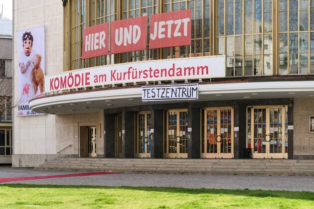 08 04 2021,Berlin,Germany,GER,Komödie am Kurfürstendamm im Schiller Theater From 09 04 2021 a SARS CoV 2 antigen rapid test is available here The results are available within 10 15 minutes