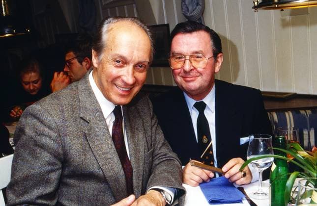 Empfang Die große Freiheit in Hamburg Ernst Stankovski und Ernst H. Hilbich beim Empfang Die große Freiheit auf dem Schiff Rickmer Rickmers im Hafen Hamburg, Deutschland 1991., Hamburg Hamburg Deutschland *** Reception The Great Freedom in Hamburg Ernst Stankovski and Ernst H Hilbich at the reception The Great Freedom on the ship Rickmer Rickmers in the port of Hamburg, Germany 1991 , Hamburg Hamburg Germany Copyright: FrankxHempel Nur redaktionelle Nutzung. Editorial usage only. UnitedArchives19932599_05 EDITORIAL USE ONLY