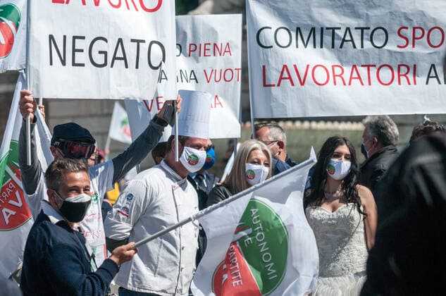 Demonstration in Piazza del Popolo of autonomous and VAT numbers that demonstrated against the closures imposed by the government to contain the coronavirus epidemic.  Copyright: xStefanoxRonchinix xIPAx xStefanoxRonchinix