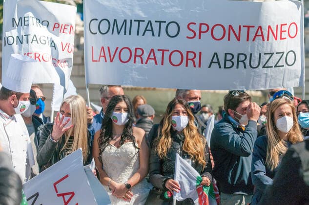 Demonstration in Piazza del Popolo of autonomous and VAT numbers that demonstrated against the closures imposed by the government to contain the coronavirus epidemic.  Copyright: xStefanoxRonchinix xIPAx xStefanoxRonchinix