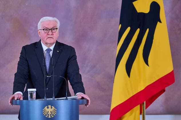 Federal President Frank Walter Steinmeier speaks at the awarding of the Order of Merit of the Federal Republic of Germ