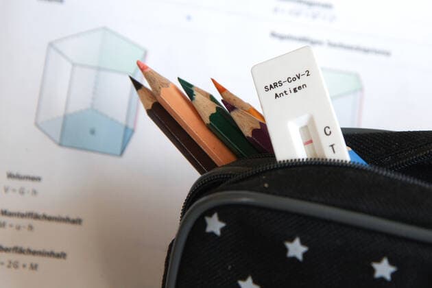 Elzach theme image test strategy, compulsory testing in school, rapid test, Corona self-test, SARS CoV 2 antigen test in the classroom theme image test strategy, Copyright: xFleigx xEibner-Pressefotox EP_dfg