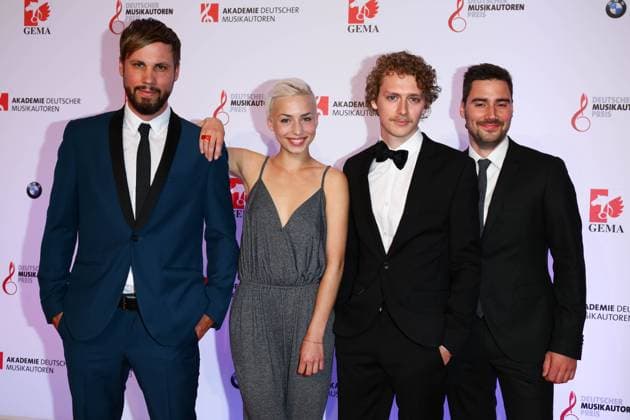 Robin Karow, Marie Kobyllka, Christoph Werner und Kilian Reischl (Band Cosby) - Der deutsche Musikautorenpreis in Berlin am 21.05.2015 Copyright: xJamesxColdreyx