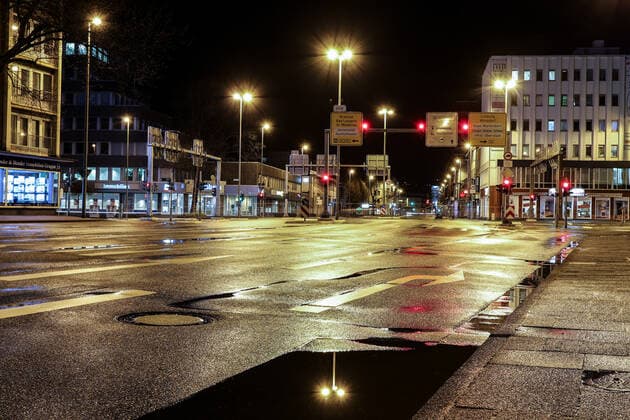 The first evening of the curfew in Siegen, this is valid from 21 00 oclock 05 00 oclock, view to Kochs corner in Siegen without cars curfew on 10 04 2021 in Siegen Germany