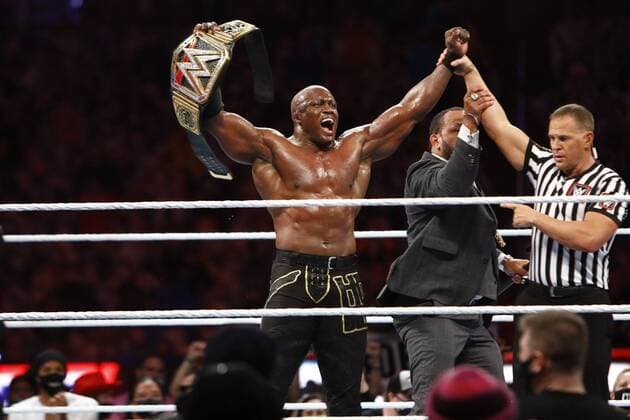 Bilder des Jahres 2021, Entertainment 04 April Entertainment Themen der Woche KW14 Entertainment Bilder des Tages April 10, 2021, Tampa, Florida, USA: WWE Superstar Bobby Lashley celebrates his win against Drew McIntyre defending his title as WWE World Champion at Wrestlemania 37 at Raymond James Stadium on Saturday, April 10, 2021 in Tampa. Tampa USA - ZUMAs70_ 20210410_zan_s70_060 Copyright: xLuisxSantanax