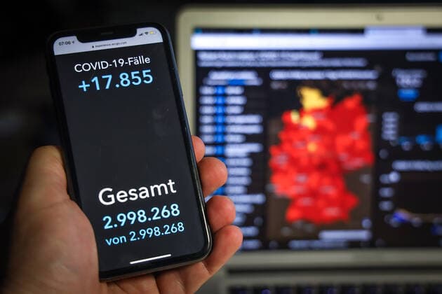 Coronavirus in Germany Covid 19 Dashboard of the Robert Koch Institute 11 04 2021 Robert Koch Institute 7 days Incidence 129.2 7 days Number of cases 107 424 COVID 19 cases 2 998 268 Addition of 17 855 compar