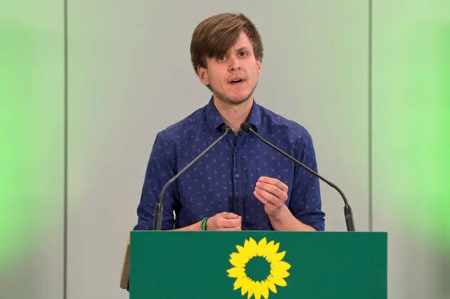 State Party Conference of the Greens NRW on 09 04 2021 at the Design Offices Fürst and Friedrich in Düsseldorf The State Delegates Conference will take place from 09 04 to 11 04 2021 as a hybrid event Max Lucks District Association Bochum List Position 14 xJFx