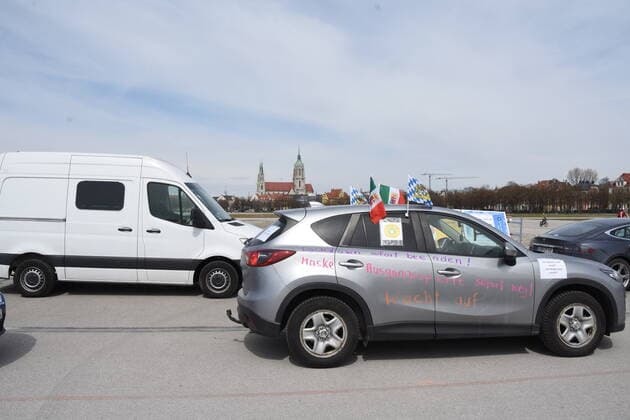 Car Parade Against Lockdown Munich 10 04 21 Theresienwiese Munich