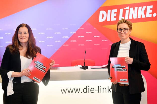 Janine Wissler and Susanne Hennig Wellsow at the press conference for the presentation of the draft of the party executive for the election program of the party Die Linke in the Karl Liebknecht Haus Berlin, 12 04 2021 Foto:xF.xKernx xFuturexImage