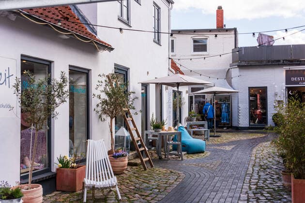 Kiel, Baltic Sea coast, 12 April 2021 Since 12 04 2021, outdoor gastronomy is allowed to reopen in areas with a correspondingly low incidence value At low temperatures and at the start still few guests Impressions from the Baltic Sea coast, from Damp Eckernförde and Kiel