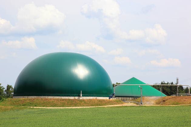 IMAGO Nature: Unsere Erde, Energiequellen, Biomasse Biogasanlage, Erzeugung von Biogas durch Vergärung von Biomasse 1f-802228RFM
