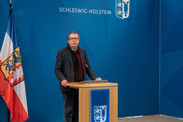 Kiel, 19 April 2021 Corona model projects in the field of culture and sport will start in Schleswig Holstein from 19 April 2021 Karin Prien, Minister of Culture of the State of Schleswig Holstein and Sabine Sütterlin Waack, Minister of the Interior of the State of Schleswig Holstein will present the various model projects at a joint press conference in the state parliament building