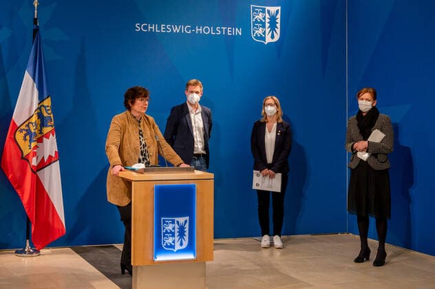 Kiel, 19 April 2021 Corona model projects in the field of culture and sport will start in Schleswig Holstein from 19 April 2021 Karin Prien, Minister of Culture of the State of Schleswig Holstein and Sabine Sütterlin Waack, Minister of the Interior of the State of Schleswig Holstein will present the various model projects at a joint press conference in the state parliament building