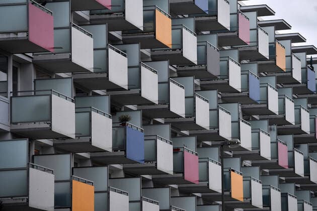 Topic image,Symbol photo Federal Constitutional Court overturns Berlin rent cap Apartments in Munich,balconies,one-room flats,apartments,facade,tristesse,outside view,one-room flat,single flat,Trabantenstadt,housing construction,building,real estate,home,rental houses,housing construction,rental flats,Plattenbau,tristesse,build,construction,real es