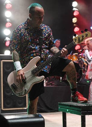 New Found Glory Konzert in Delray Beach, Florida. DELRAY BEACH - APRIL 14: Ian Grushka of New Found Glory performs at the Old School Square Pavilion on April 14, 2021 in Delray Beach, Florida. Copyright: xmpi04 MediaPunchx