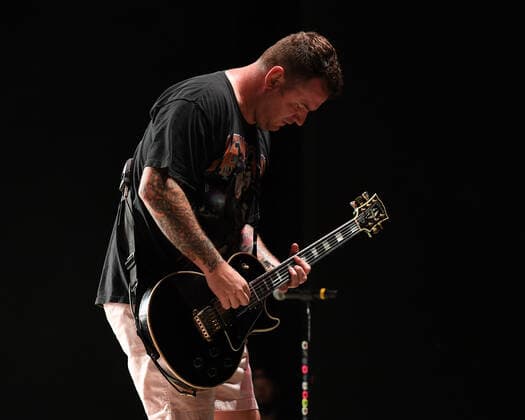 New Found Glory Konzert in Delray Beach, Florida. DELRAY BEACH - APRIL 14: Chad Gilbert of New Found Glory performs at the Old School Square Pavilion on April 14, 2021 in Delray Beach, Florida. Copyright: xmpi04 MediaPunchx