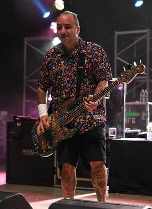 New Found Glory Konzert in Delray Beach, Florida. DELRAY BEACH - APRIL 14: Ian Grushka of New Found Glory performs at the Old School Square Pavilion on April 14, 2021 in Delray Beach, Florida. Copyright: xmpi04 MediaPunchx